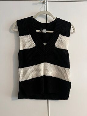 H&M Black and White Striped V-Neck Knit sweater Vest